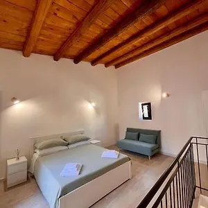 https://chicca-house-palermo.sicilyhotelsitaly.net