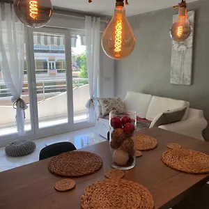 https://lamer-1.fr-provencehotel.com